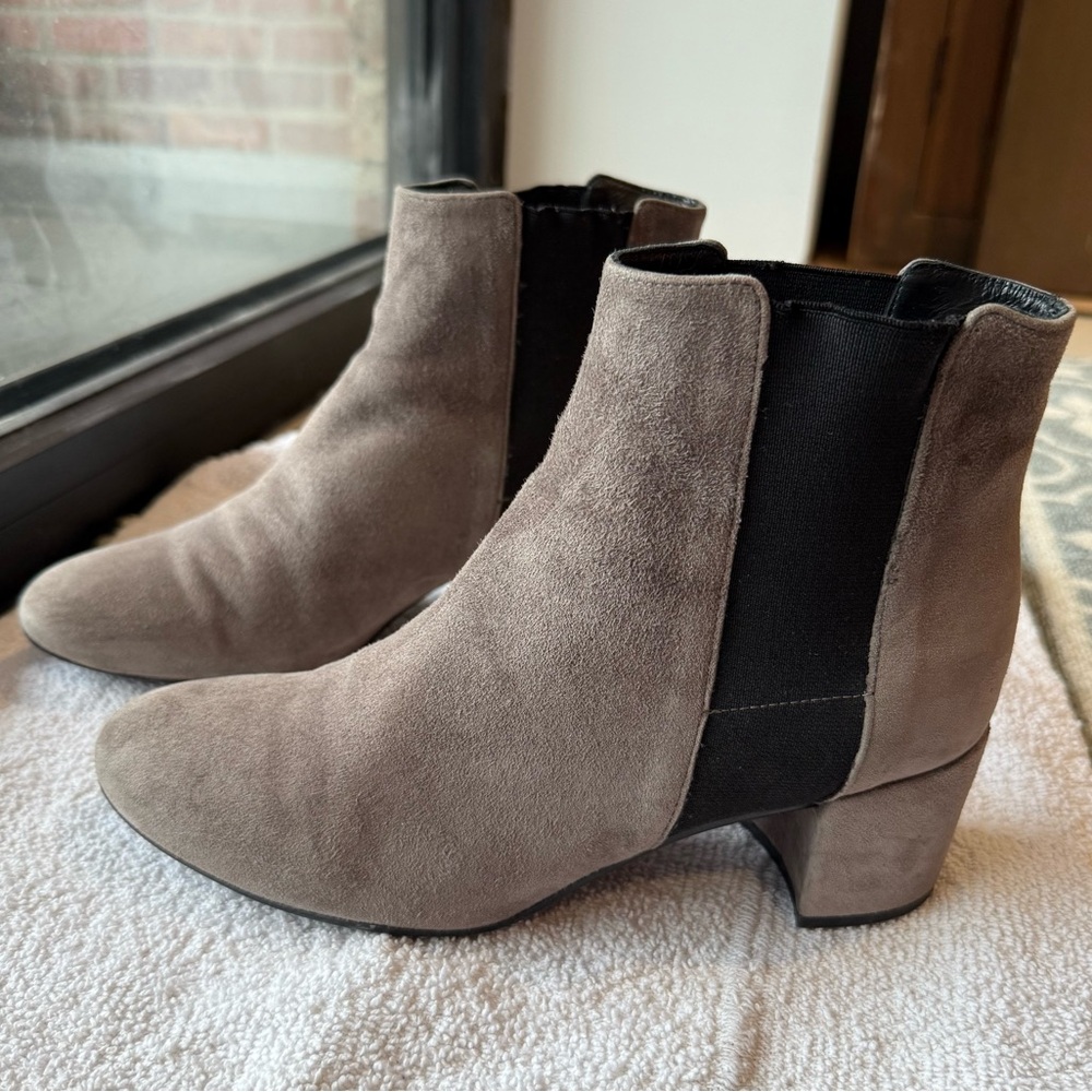 Italian ATELIERS suede boots 8